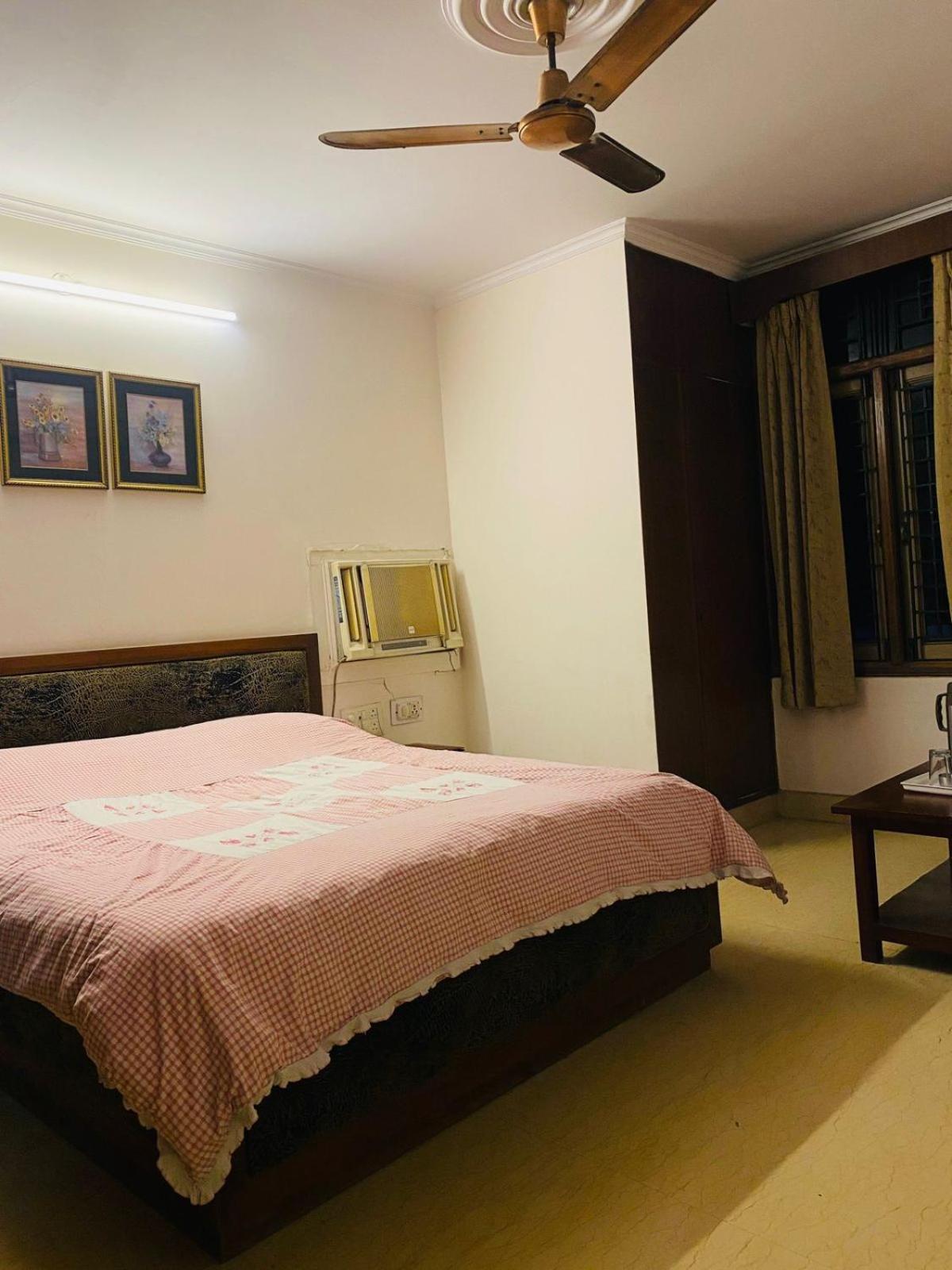 Hotel Mayur Deluxe Meerut Exteriör bild