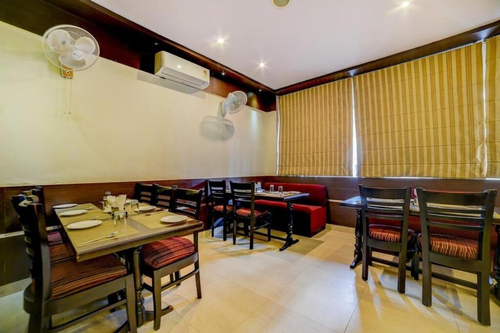 Hotel Mayur Deluxe Meerut Exteriör bild